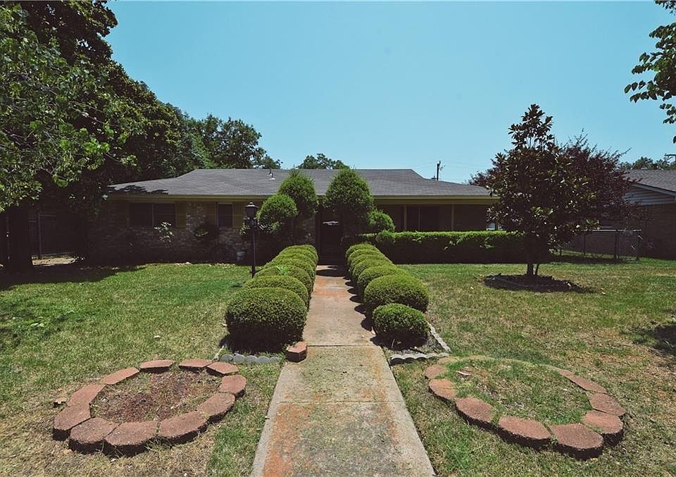 1st image of 7904 Maplewood Ave