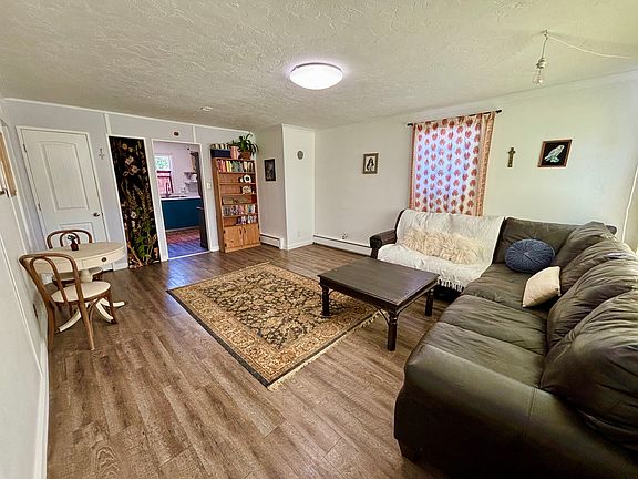 5th image of 230 W 13th St