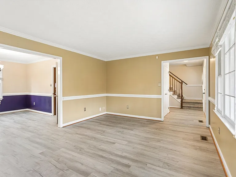 13 Estate Dr — Photo 4