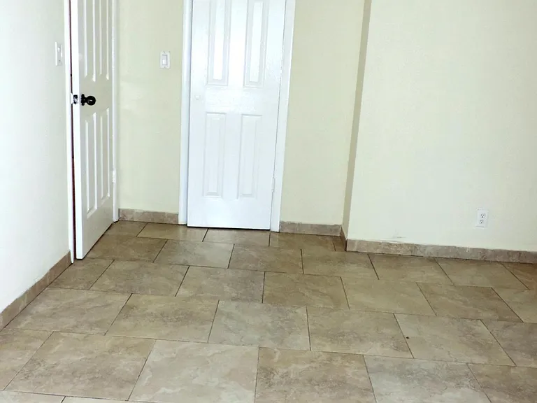 1621 SW 6th Ave #2 — Photo 5
