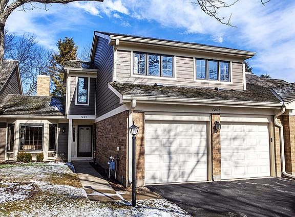 2nd image of 1205 Chatham Ct Unit 1205