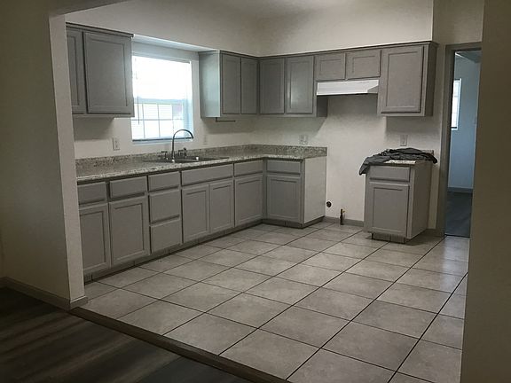 Newly upgraded kitchen.