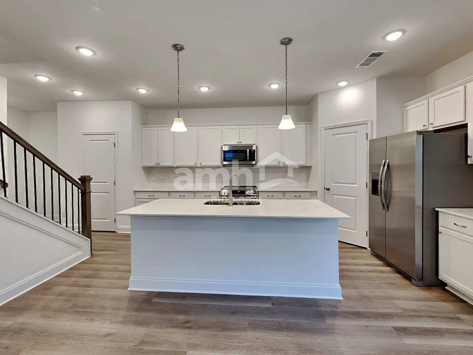 5 bed, 3.0 bath, 2513 sqft, $3,090 — Photo 3