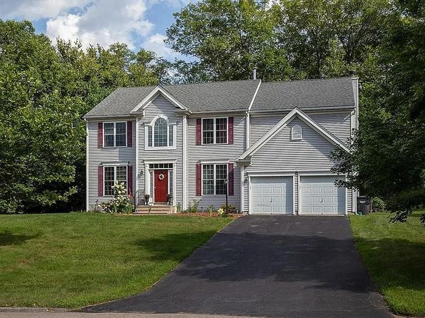 3 Lilac Ln