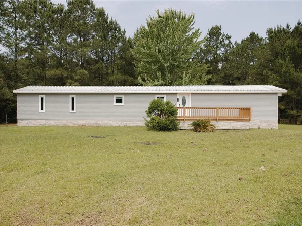 5750 Paradise Dr, Lumberton, TX 77657