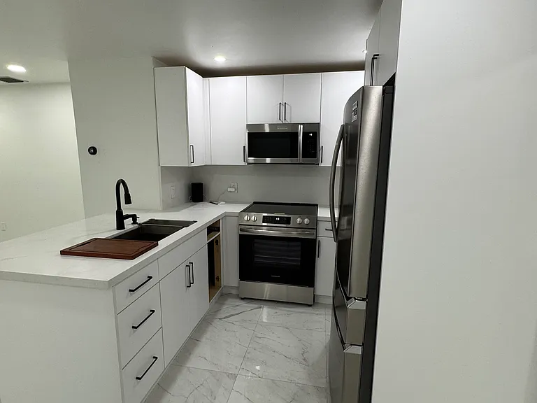 2194 W 60th St #22205 — Photo 7