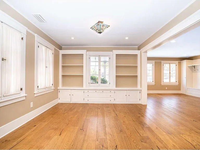 5049 Mount Royal Dr — Photo 5