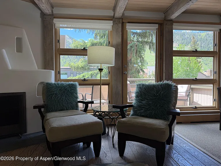 600 E Main St #406 — Photo 5
