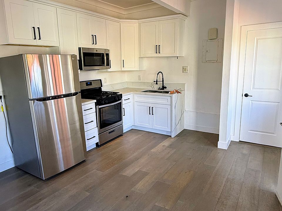 1st image of 830 Laguna Ave #1/2