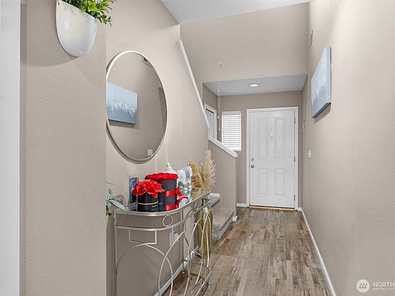 4th image of 28615 72nd Drive NW