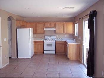 4th image of 5091 Groveland Ave