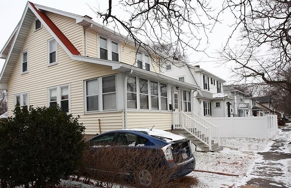1st image of 90 Belmont St