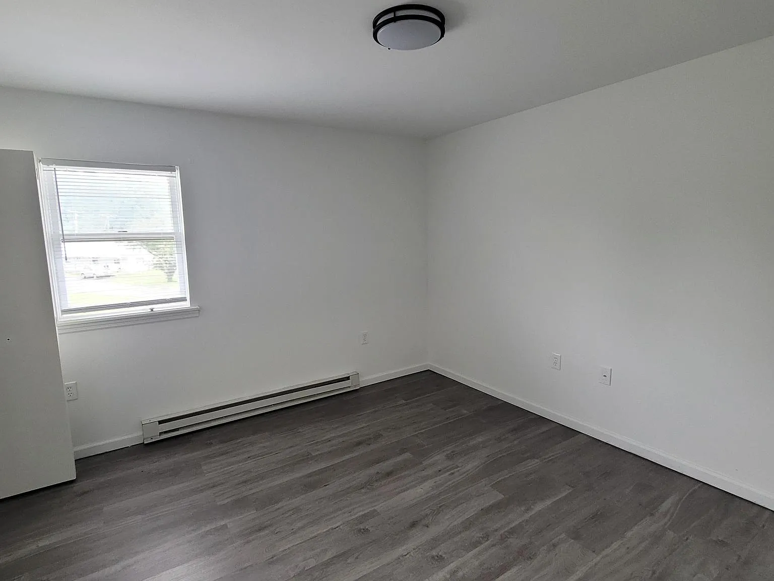 1 bed, 1000 sqft, $1,275 — Photo 3