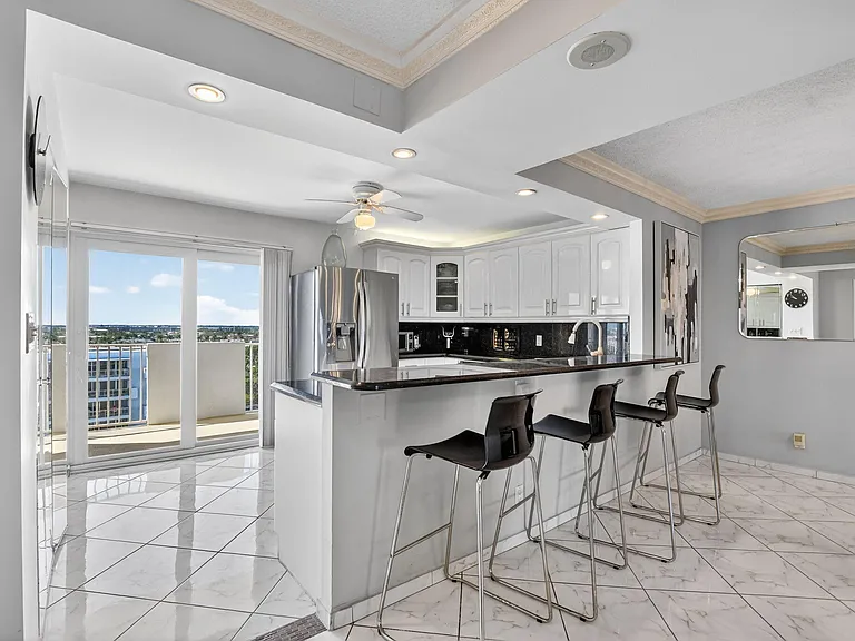 3000 S Ocean Blvd #1004 — Photo 10