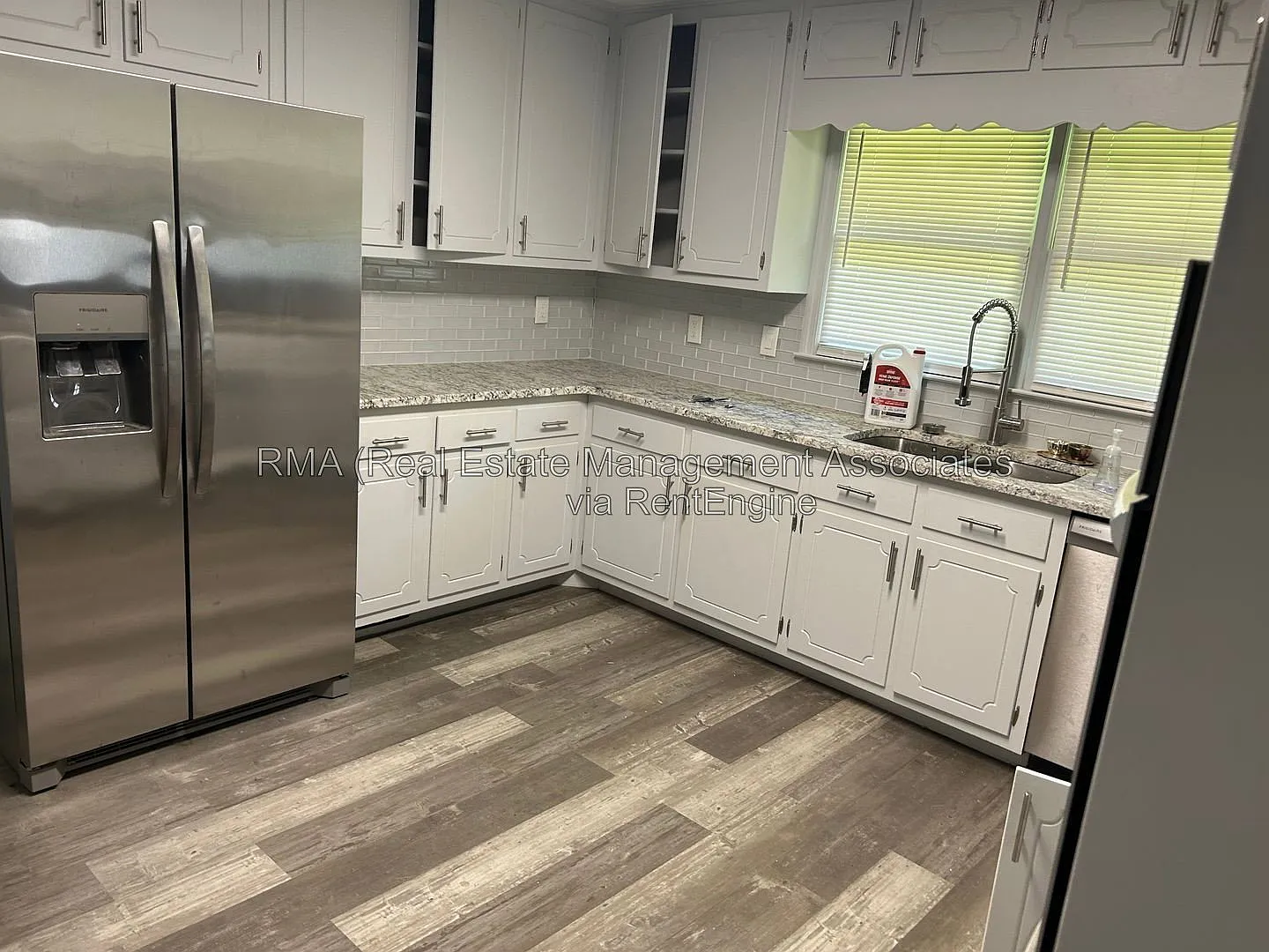 3 bed, 2.0 bath, 1993 sqft, $1,800 — Photo 4