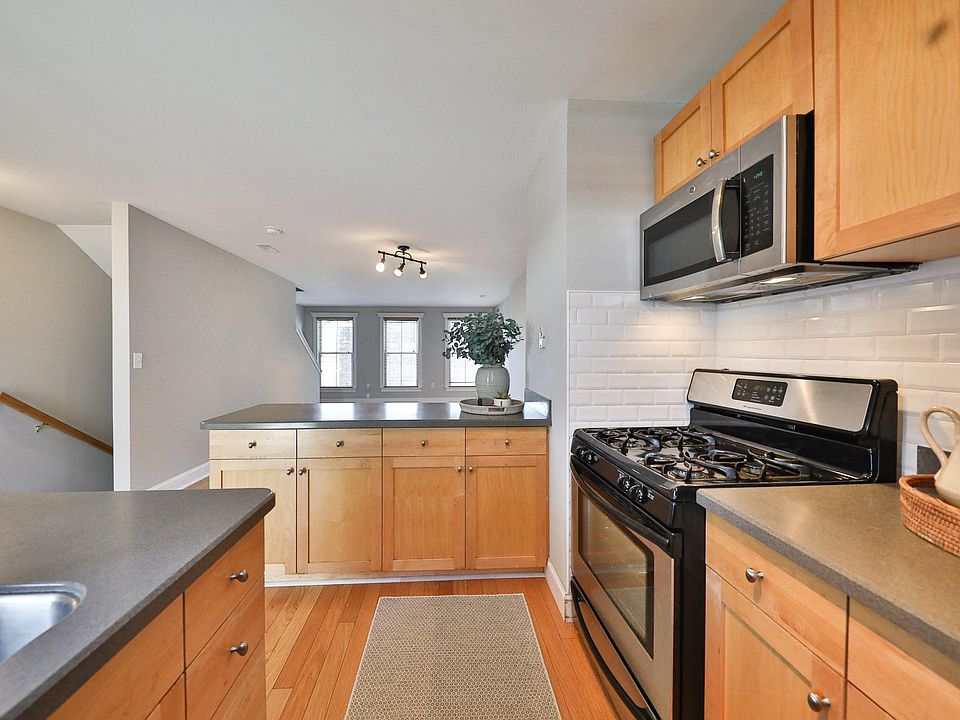 1st image of 406 Leverington Ave Unit G