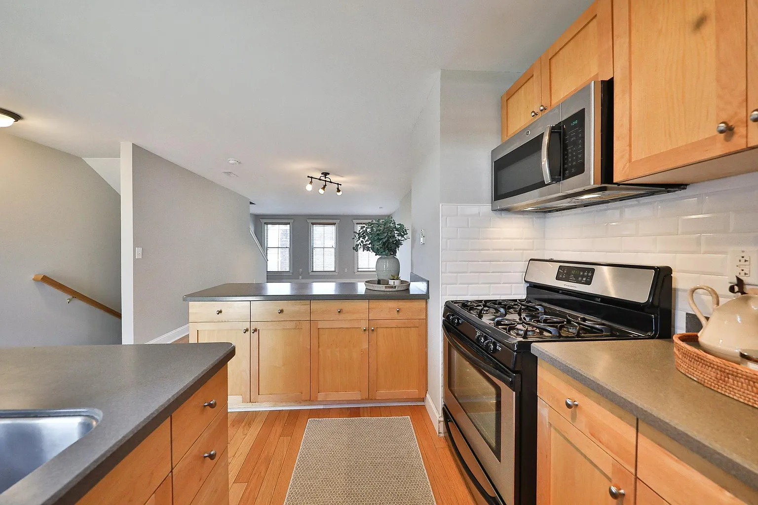 406 Leverington Ave Unit G photo 1
