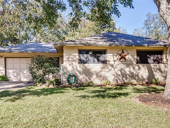 2nd image of 221 Palm Ln