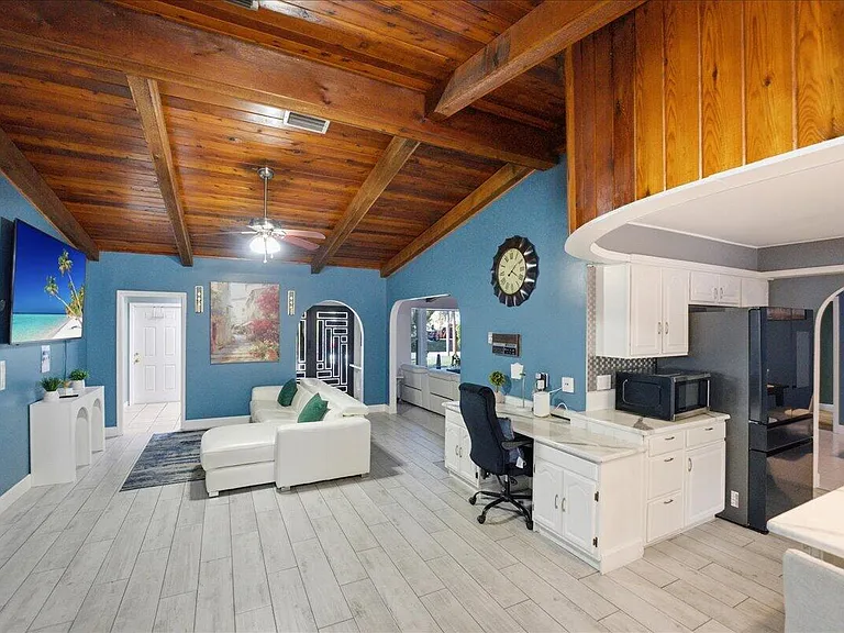 1326 SW Bartell Ave — Photo 17