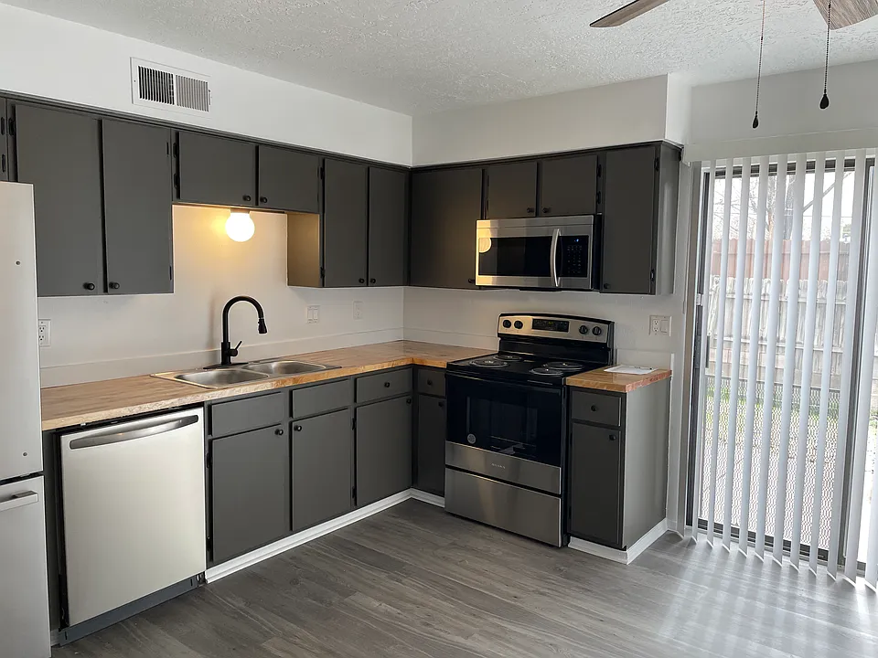 12320 Candelaria Rd. NE - 2bd/2ba Modern Foothills 4-Plex