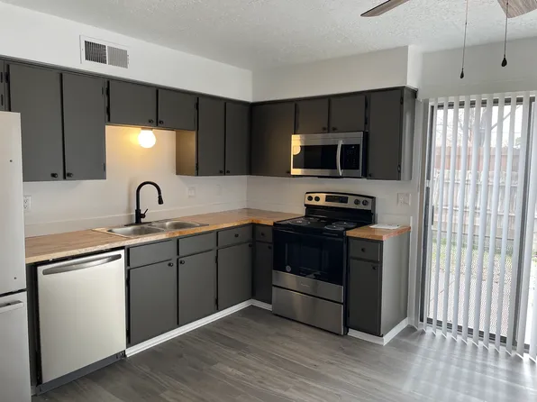 Remodeled 2 Bdr / 2 Bath w/ the Foothills at Your Fingertips, 12320 Candelaria Rd NE APT 1, Albuquerque, NM 87112