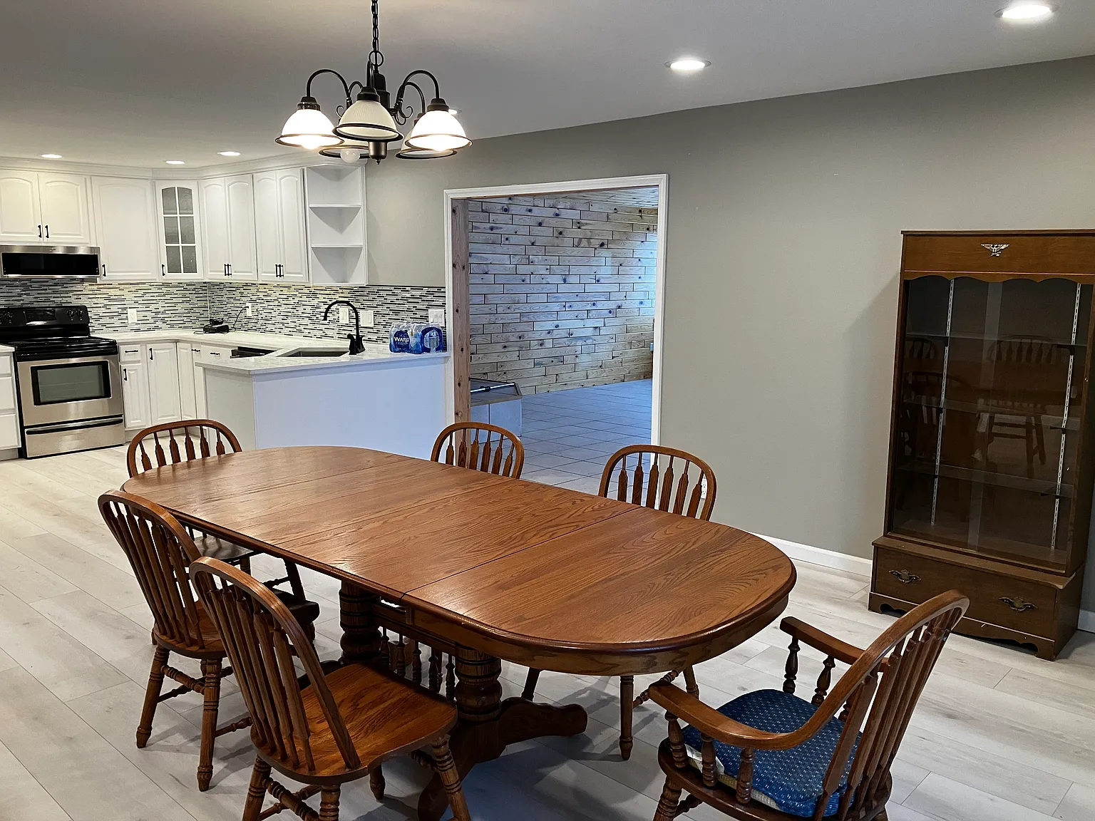 4 bed, 2231 sqft, $2,500 — Photo 3