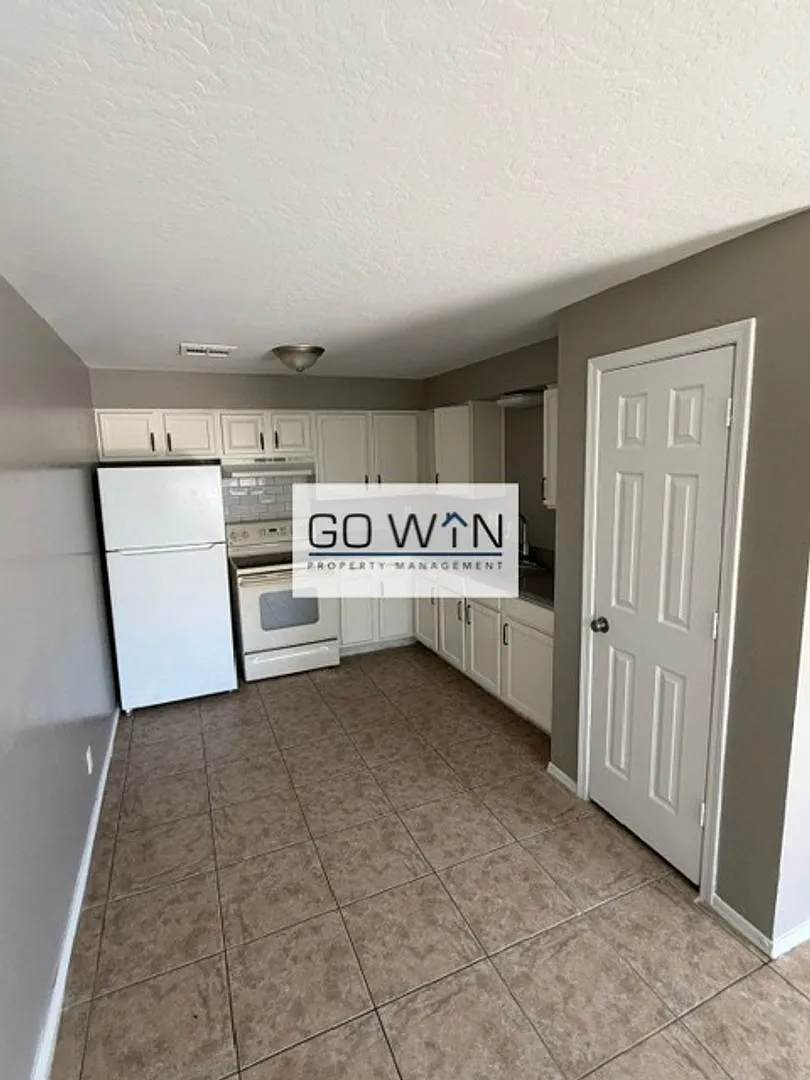 22 E Ingram St — Photo 1