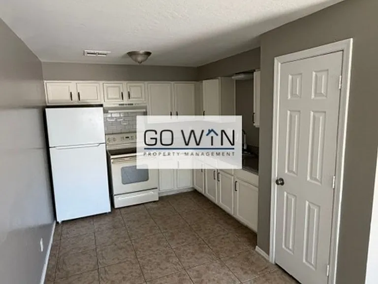 22 E Ingram St — Photo 1