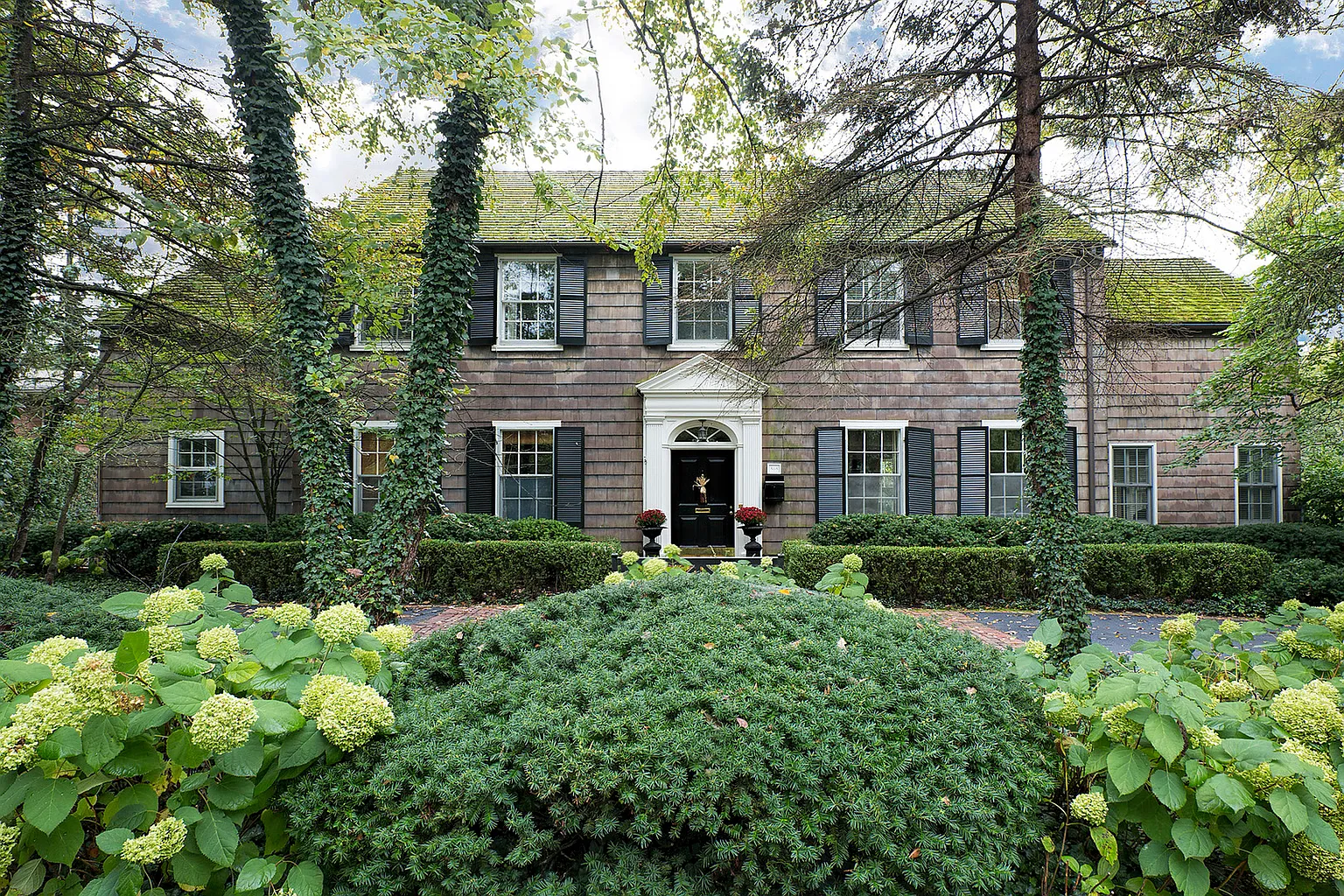 808 Willow Rd photo 1