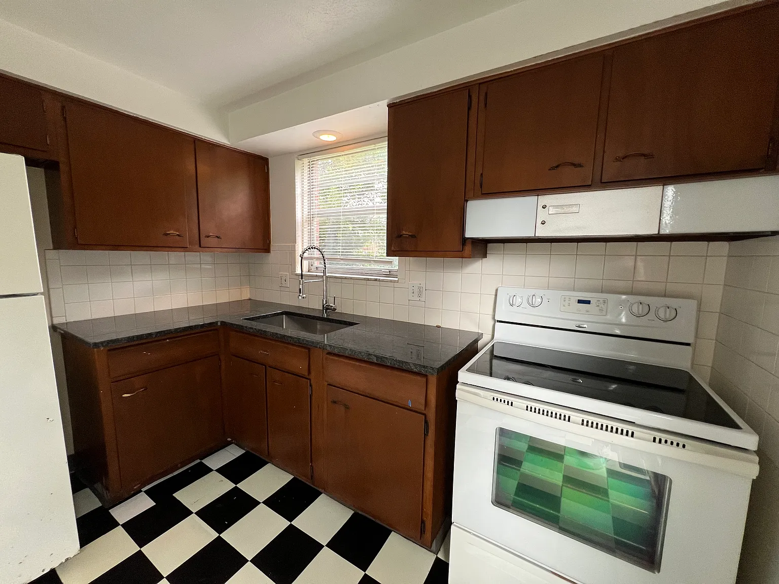 2 bed, 120 sqft, $1,250 — Photo 4
