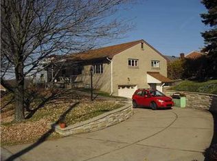 7 Scholar Dr, Pittsburgh, PA 15236