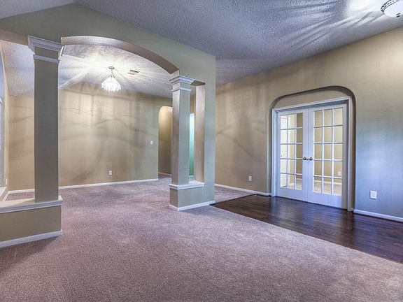 4th image of 30539 Glenboro Dr