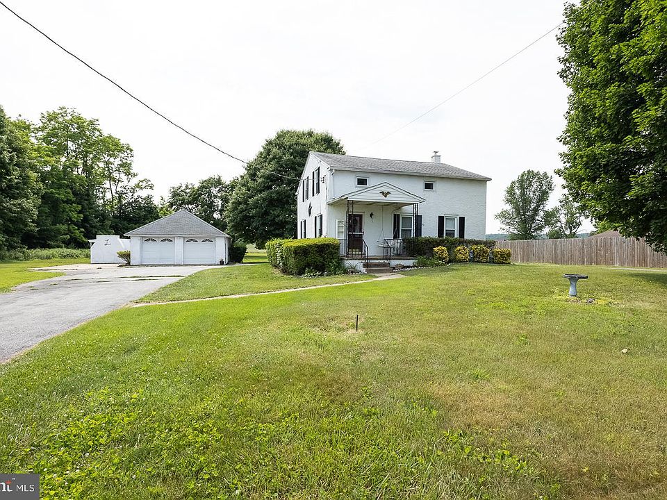 1st image of 3040 Manor Rd