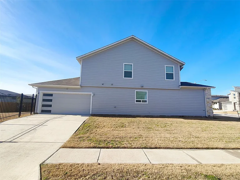 7417 Sagira Path — Photo 4