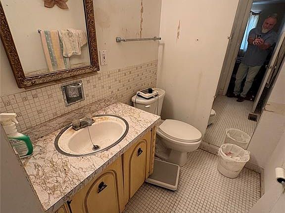 5th image of 8809 Santa Bella Dr