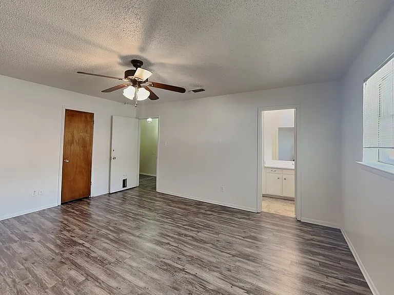 6220 Wheaton Dr — Photo 5