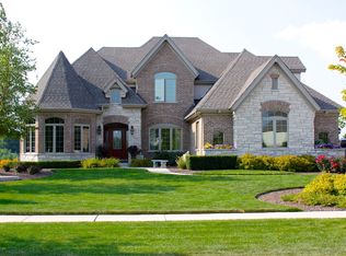 22560 N Pebble Lake Ct, Frankfort, IL 60423