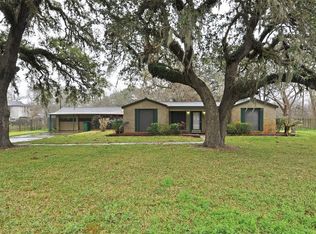 237 S 13th St, West Columbia, TX 77486