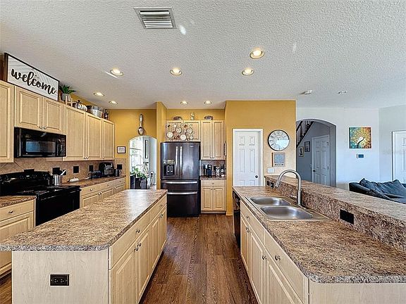 5th image of 4165 COPPER HILL DRIVE