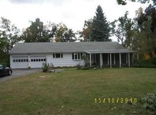 19 Meetinghouse Hill Rd, Sterling, MA 01564