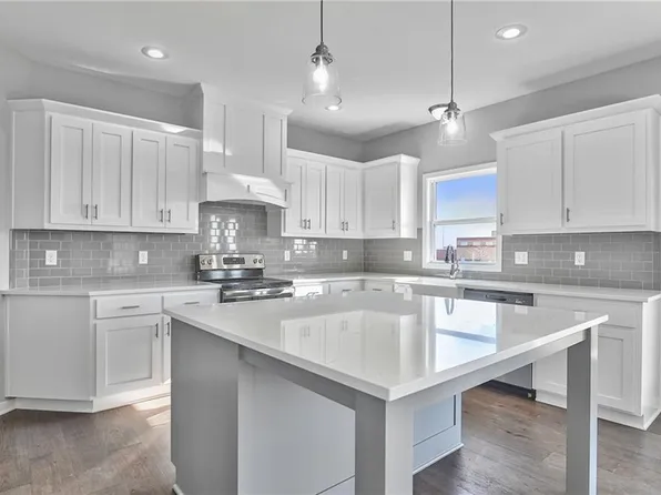 17161 W 164th St, Olathe, KS 66062