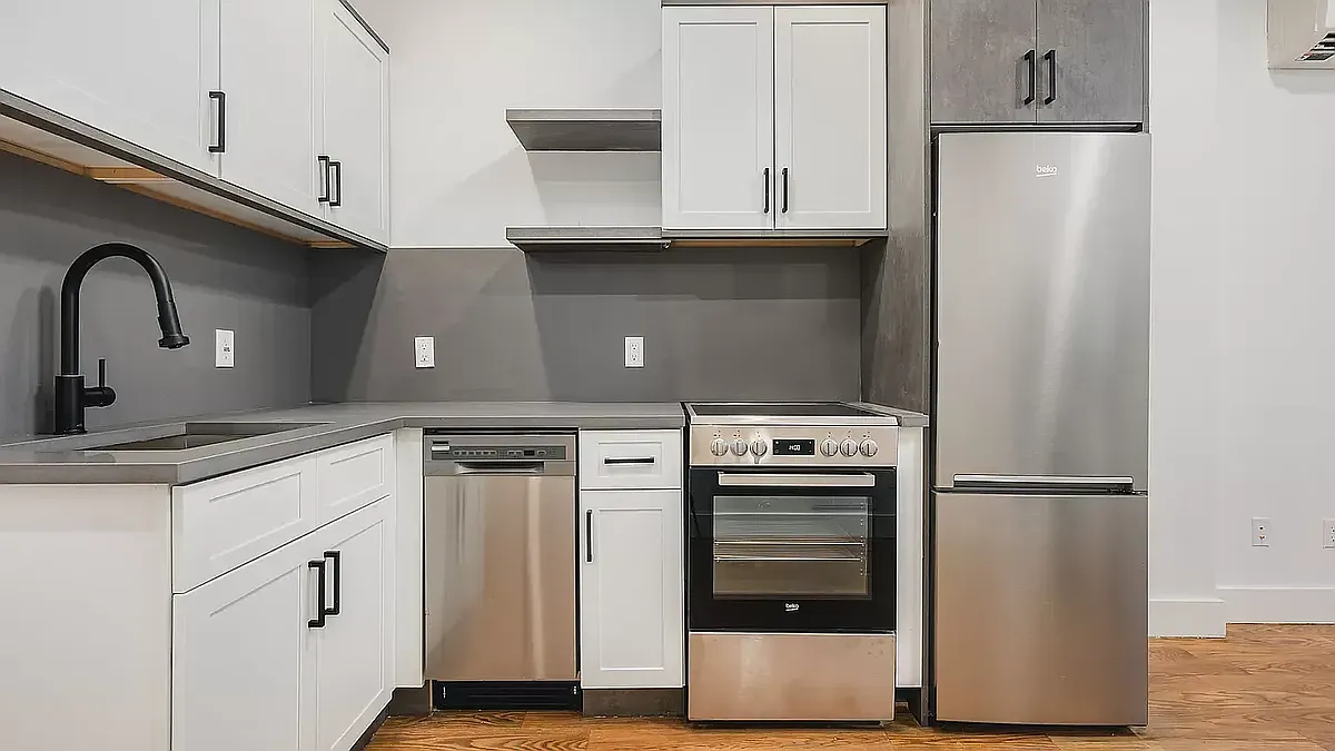 Building Photo - 1365 Nostrand Ave #4D