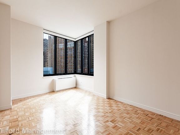 3rd image of 99 Battery Pl APT 10C