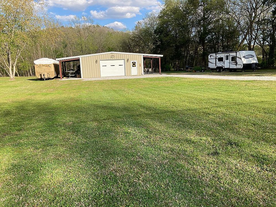 1st image of 135 N Riverview Ln