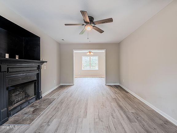 4th image of 213 Loren Road