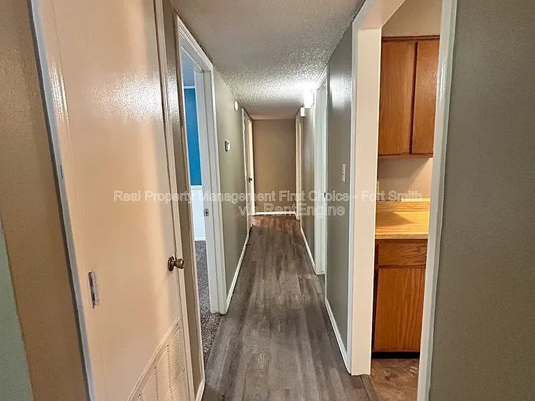 6719 Independence St — Photo 9