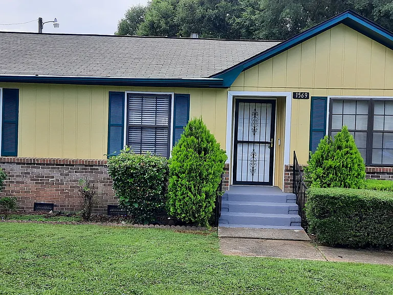 1569 Meadow Ln — Photo 1