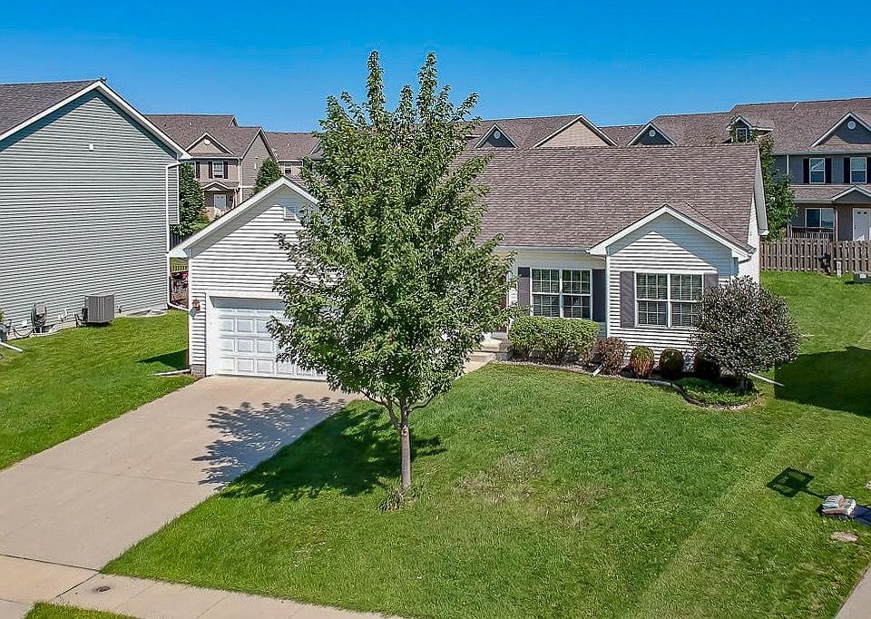 1st image of 4511 NE Hayes Dr