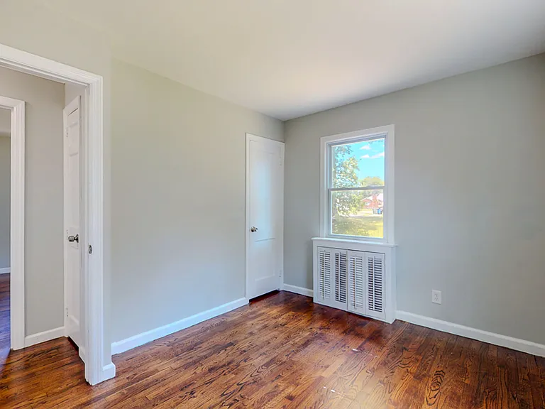 677 Garfield Ave — Photo 26