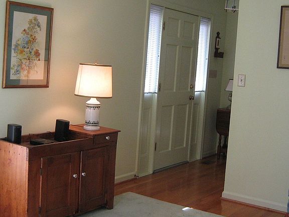 5th image of 403 Ilex Dr